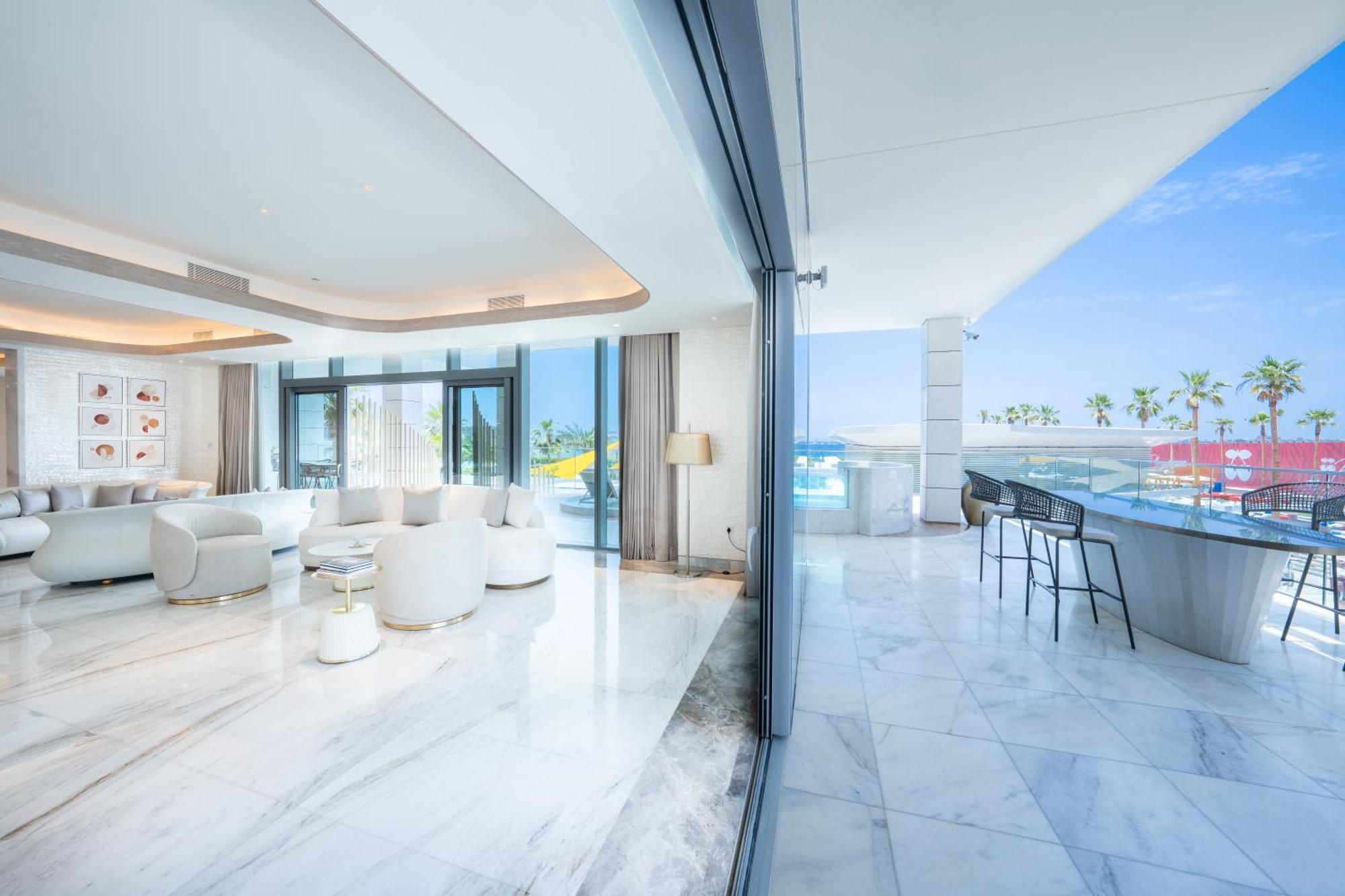 Five Luxe Hotel Dubai Exterior photo Interior of the penthouse