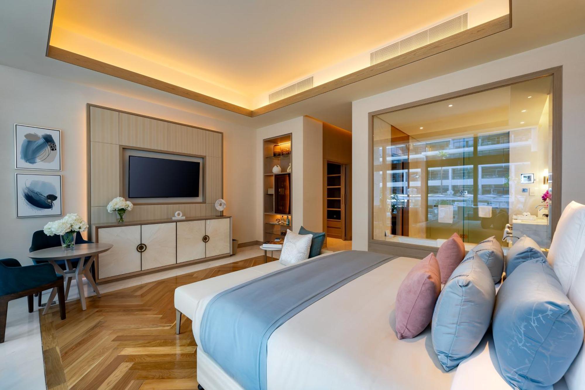 Five Luxe Hotel Dubai Exterior photo A bedroom at the hotel
